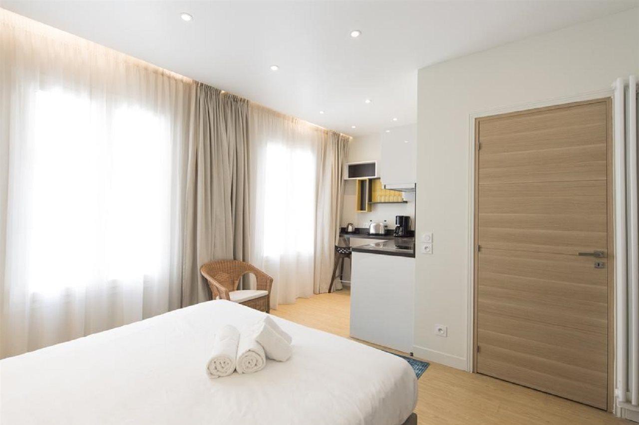 Veeve - Studio By The Jardin Du Luxembourg Париж Екстериор снимка